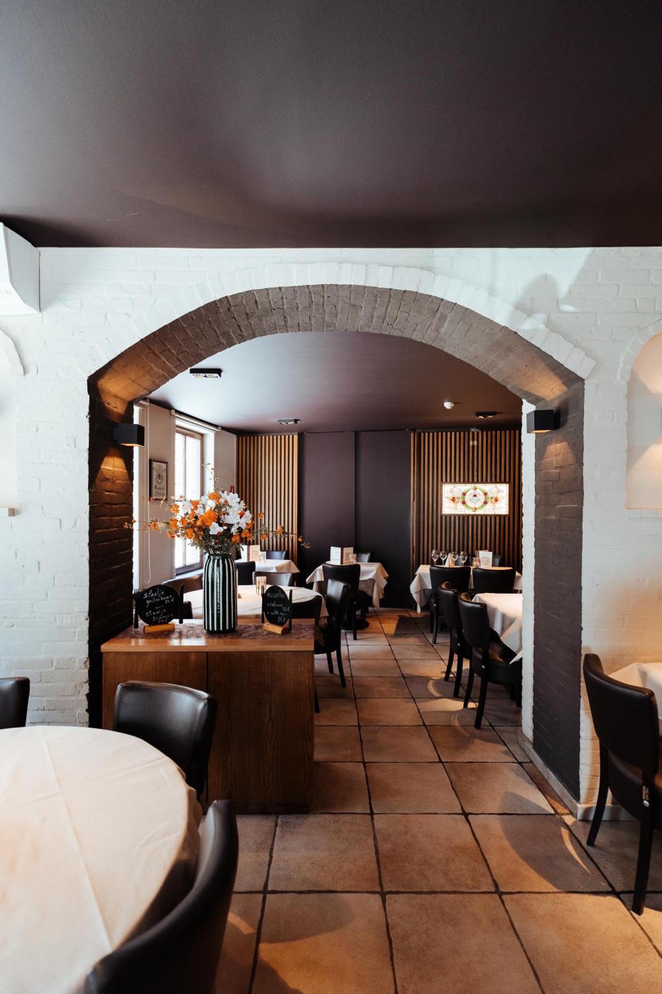 Hotel Brasserie De Beiaard Torhout Exterior foto